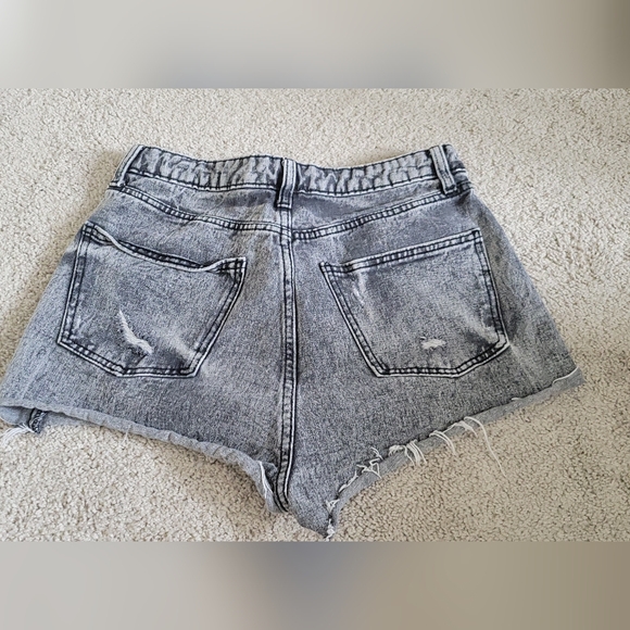 Wild Fable Distressed Shorts Size 10 - Picture 10 of 16
